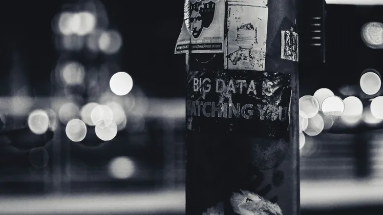 Cover image — photo by Ev